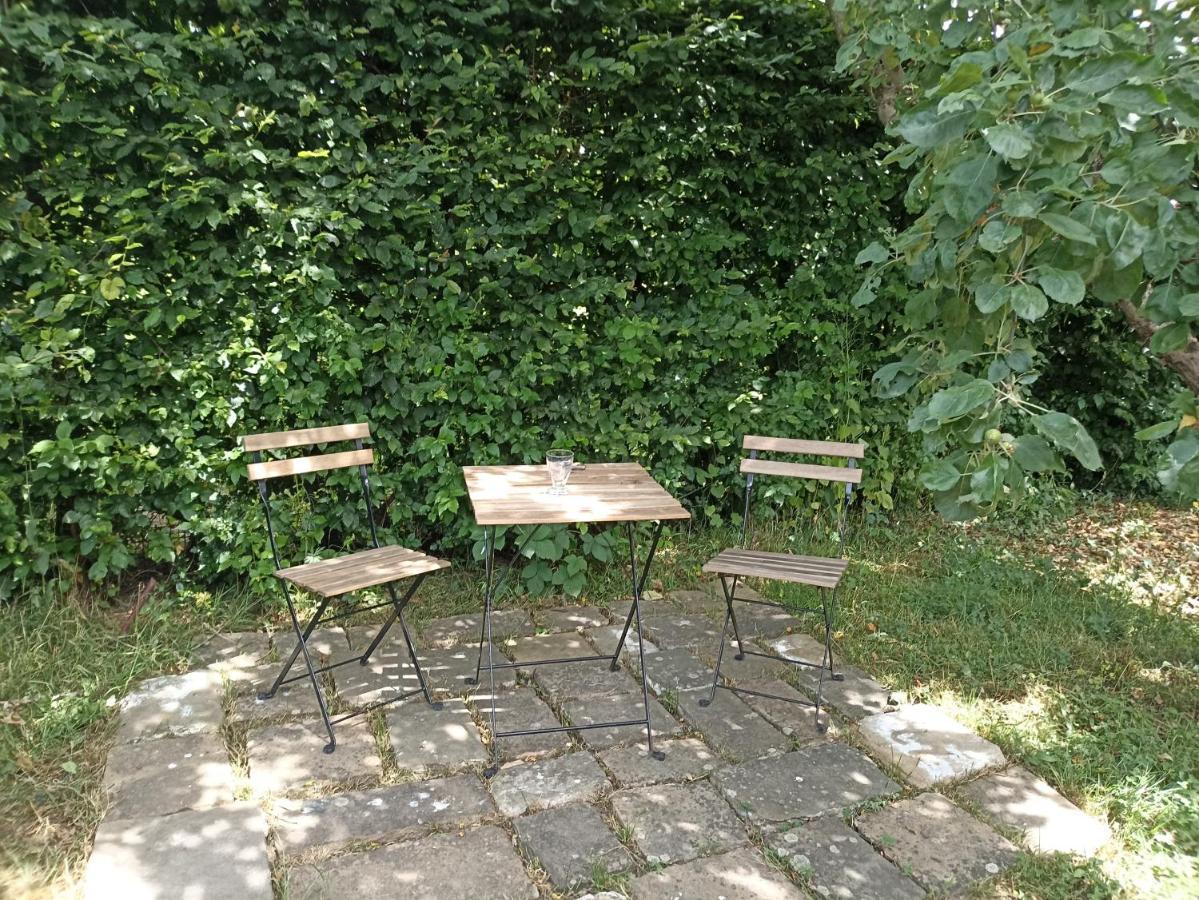 L'Echappee Au Jardin, Yourte Bucolique Godinne Exteriér fotografie